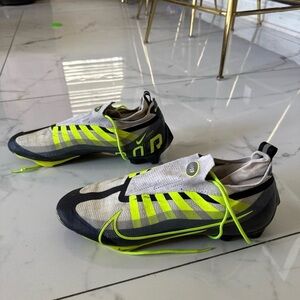 Nike Men Sneakers - Black and Neon Yellow